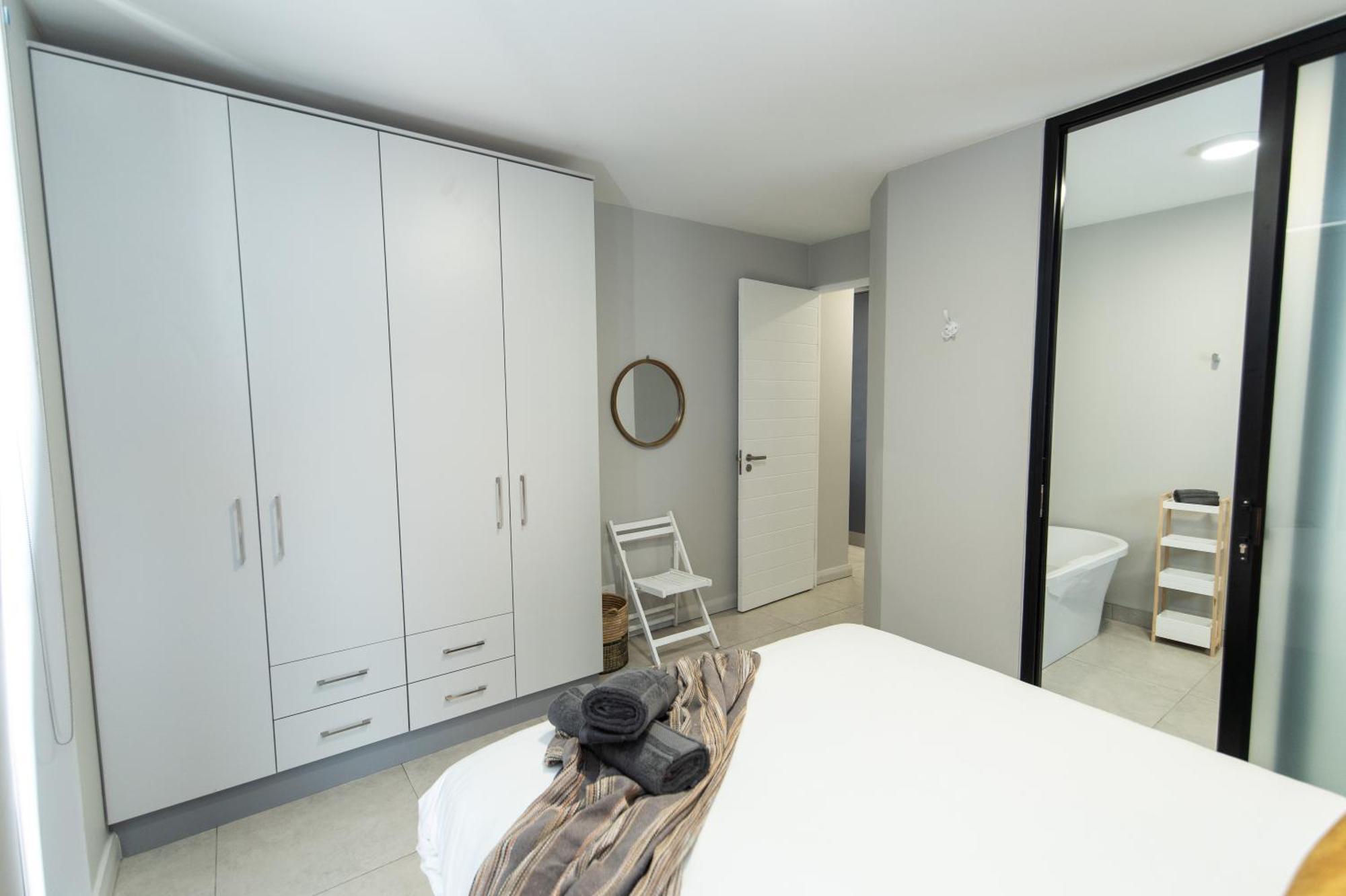 Cozy Modern Apartment At Bellamare Port Elizabeth Bagian luar foto