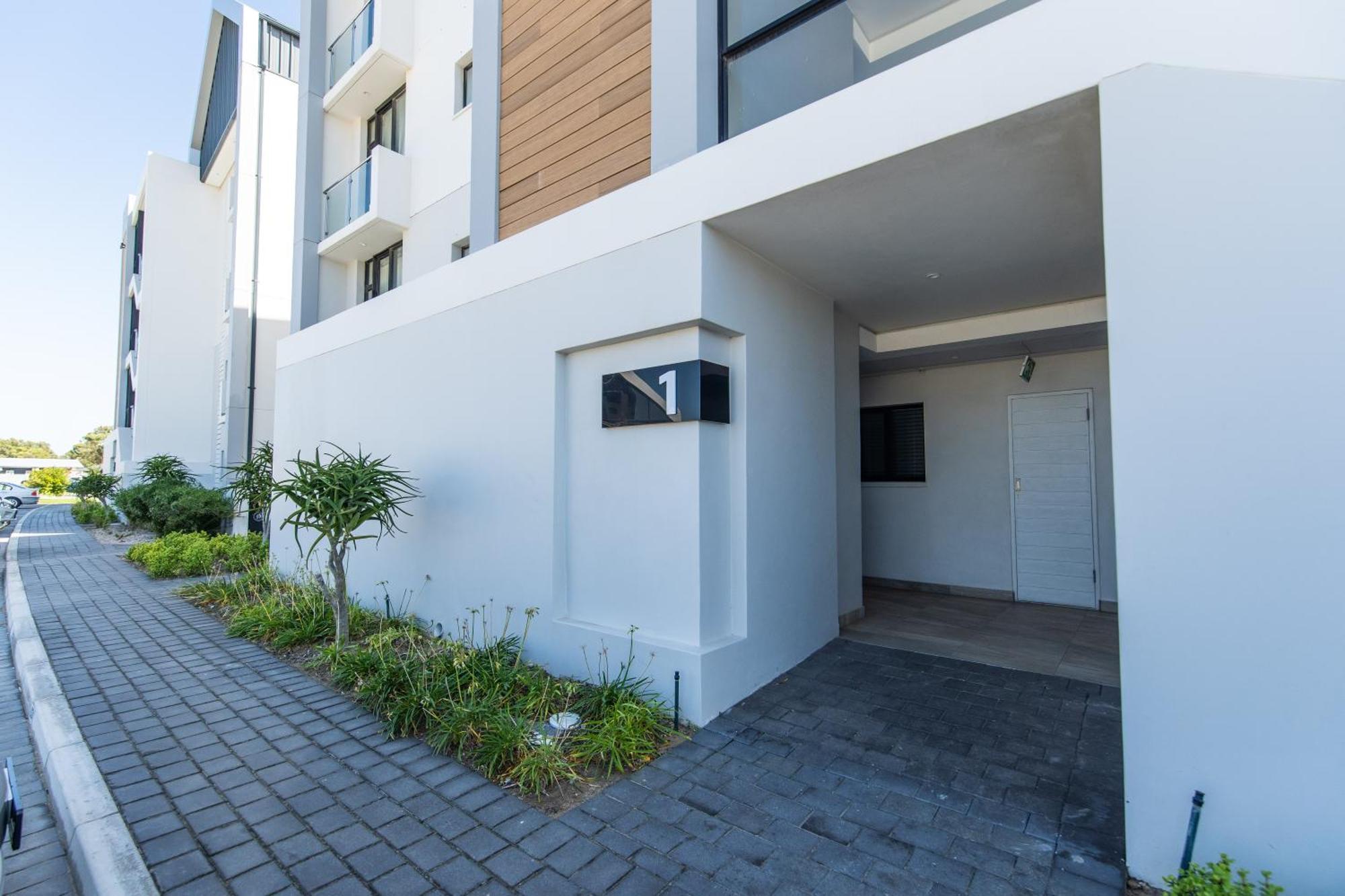 Cozy Modern Apartment At Bellamare Port Elizabeth Bagian luar foto