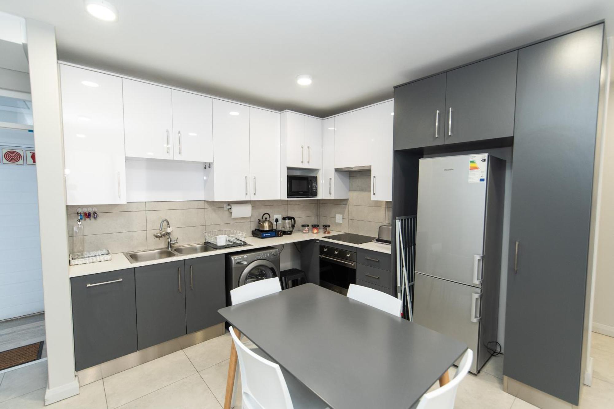 Cozy Modern Apartment At Bellamare Port Elizabeth Bagian luar foto
