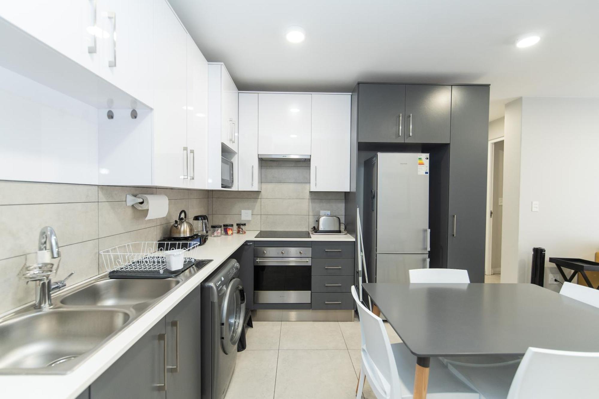 Cozy Modern Apartment At Bellamare Port Elizabeth Bagian luar foto