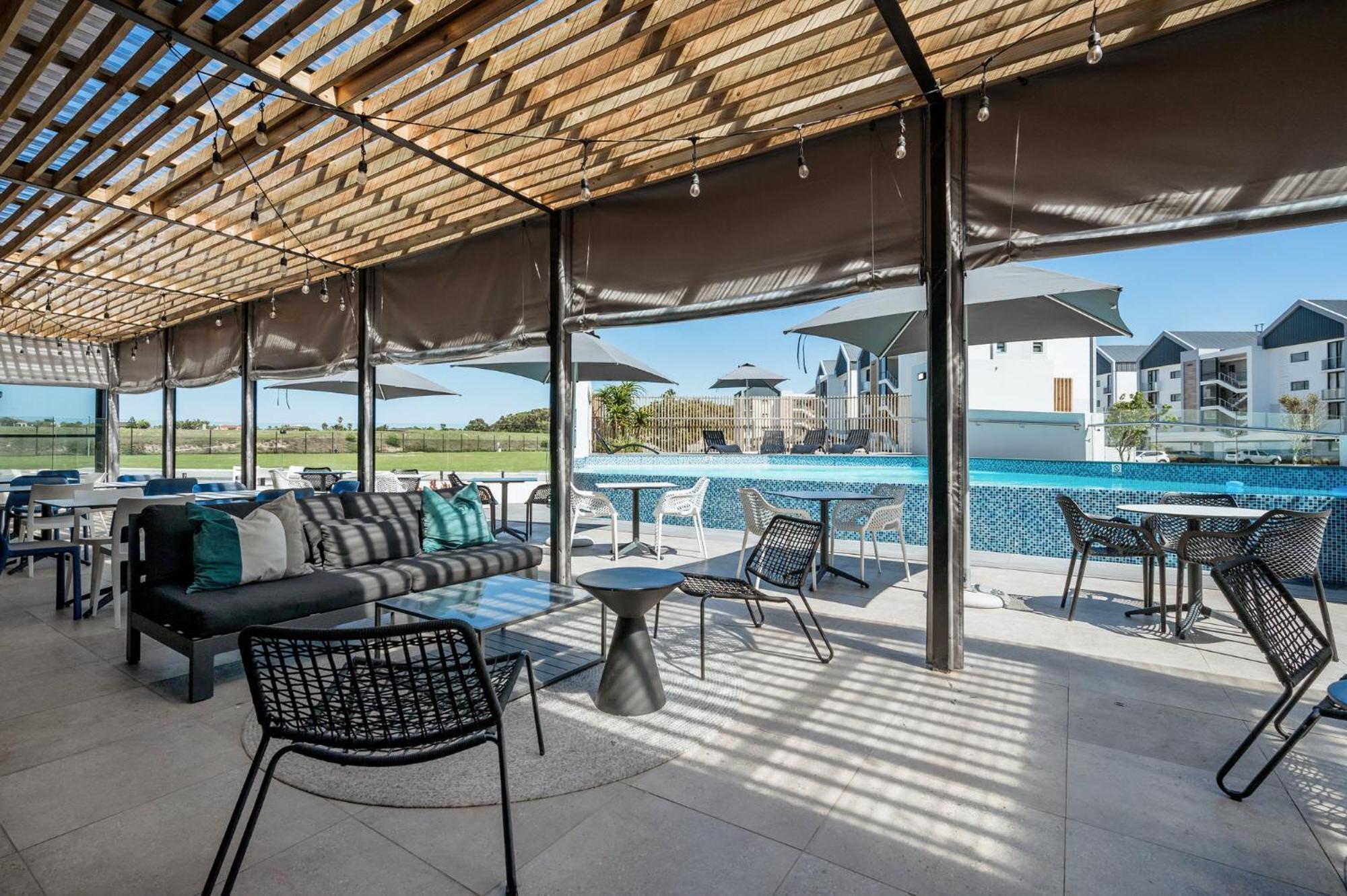 Cozy Modern Apartment At Bellamare Port Elizabeth Bagian luar foto