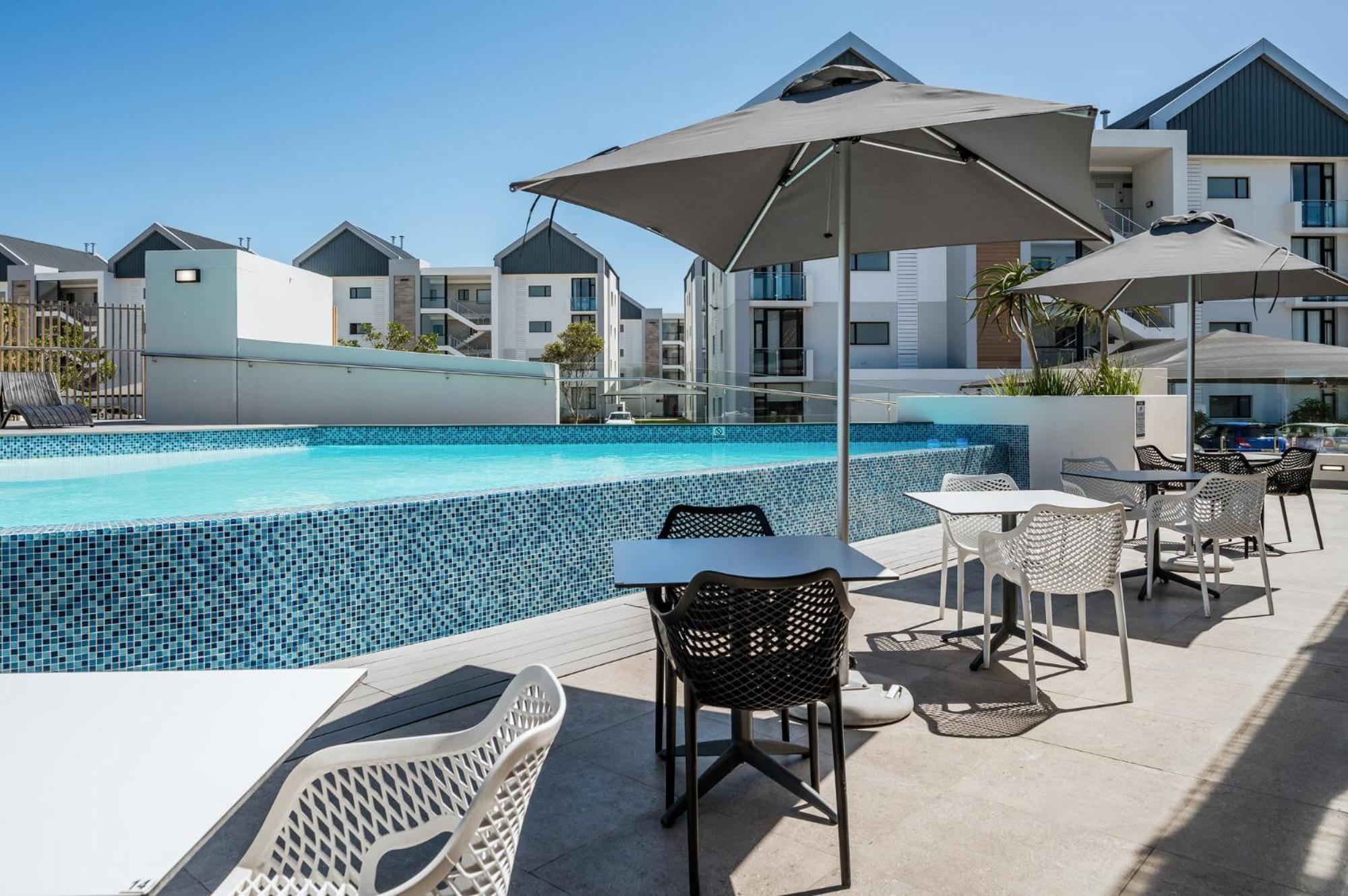 Cozy Modern Apartment At Bellamare Port Elizabeth Bagian luar foto