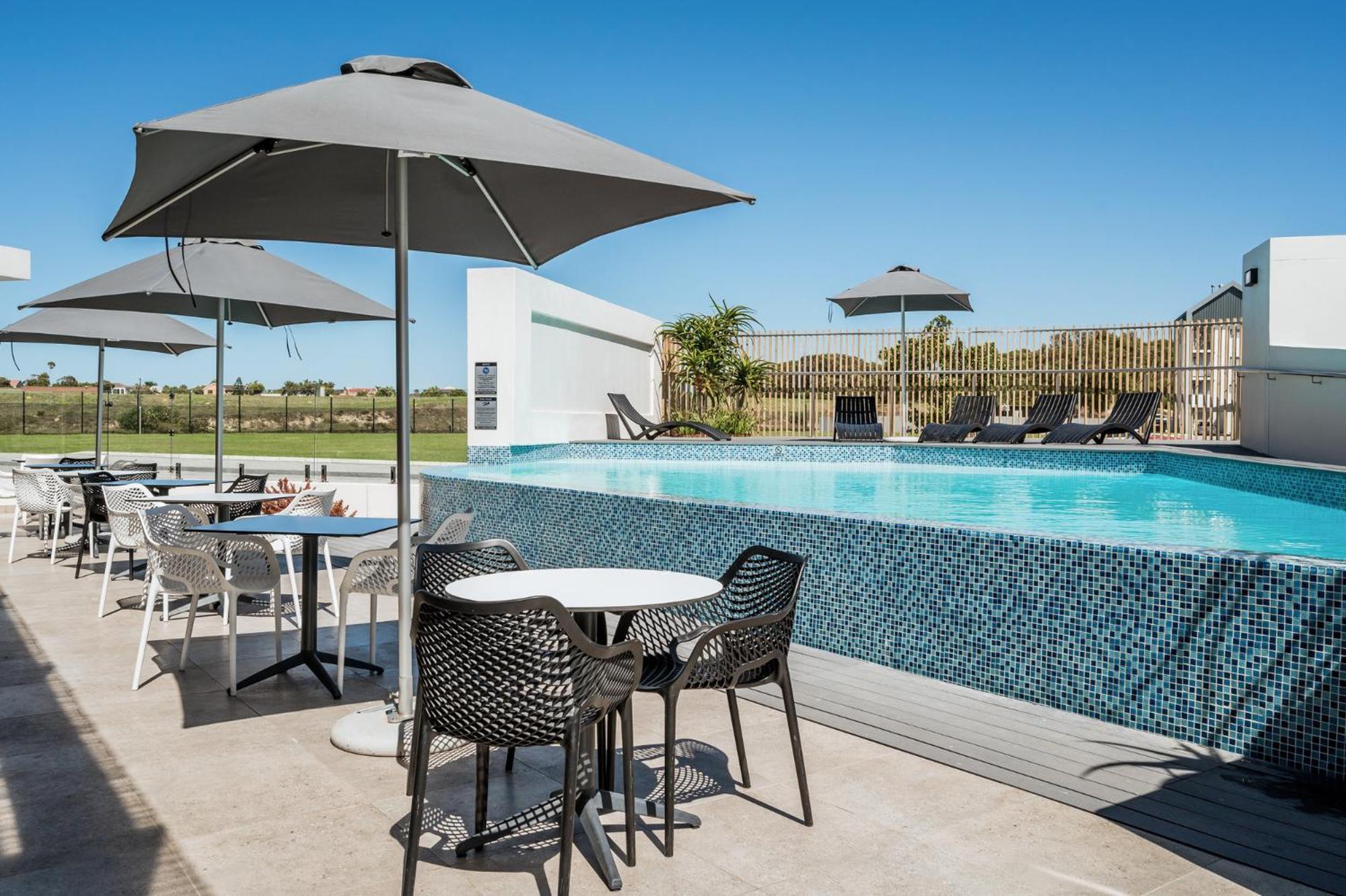 Cozy Modern Apartment At Bellamare Port Elizabeth Bagian luar foto
